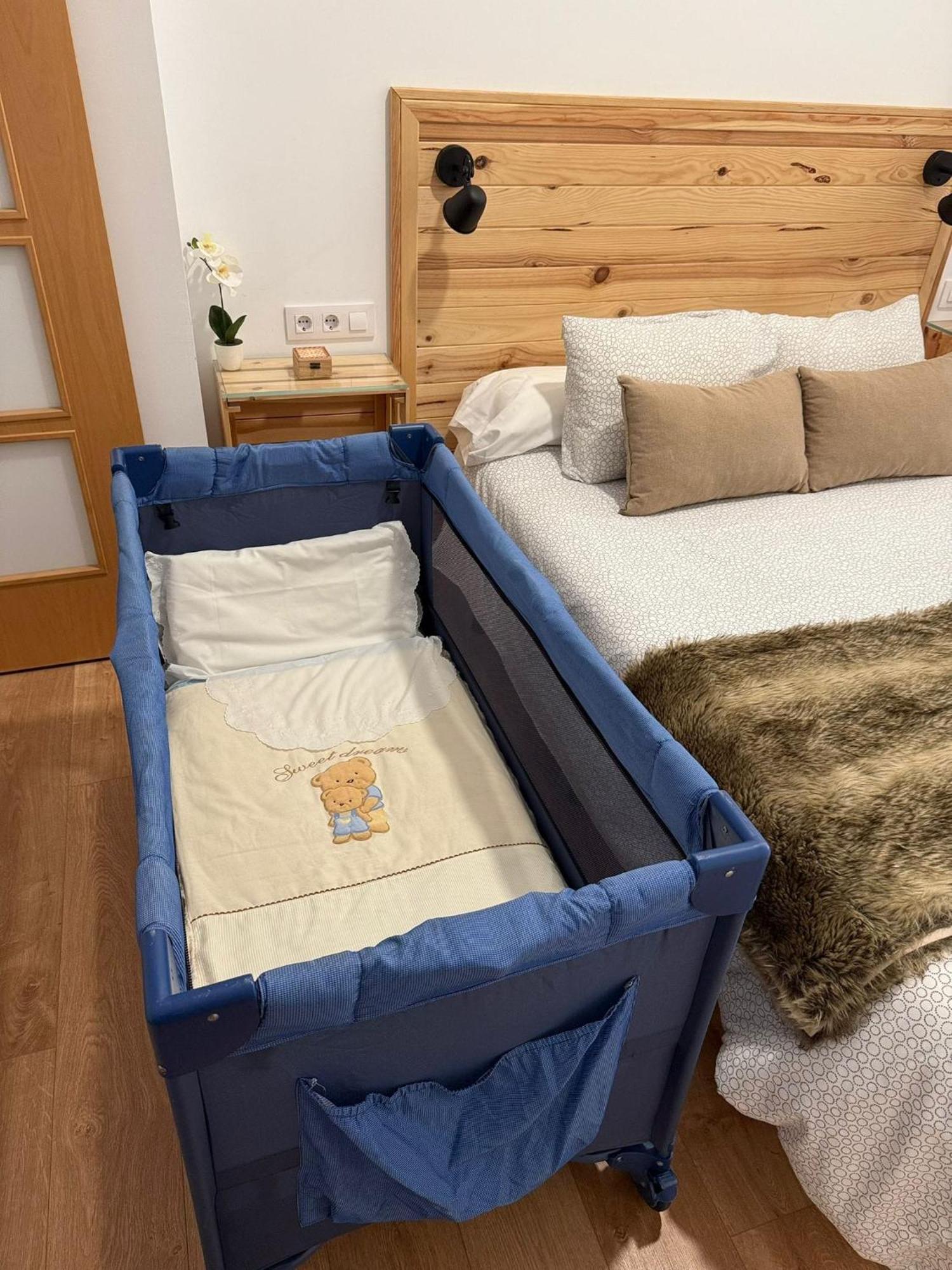 Apartamento Turistico Leo บาเอนา ภายนอก รูปภาพ